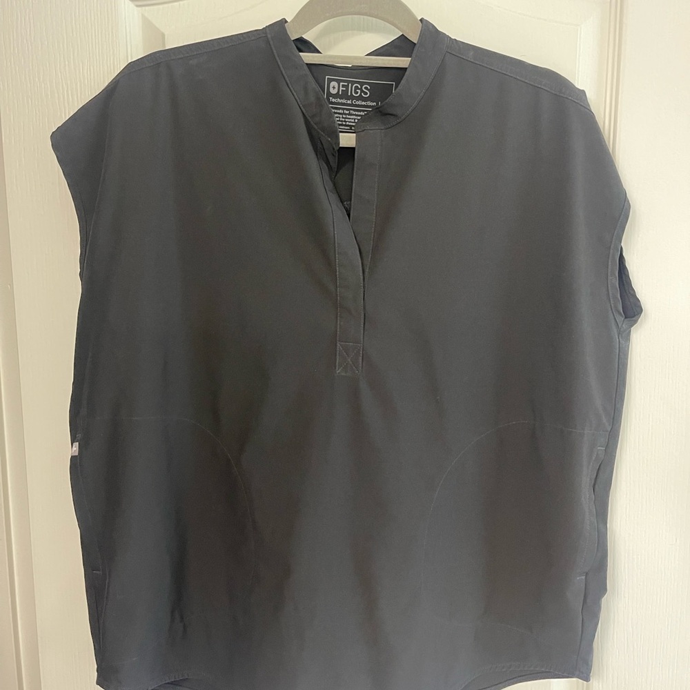 Figs Black Rafaela Scrub Top - Picture 4 of 5